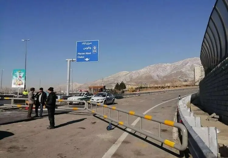 انسداد جاده چالوس برای تخلیه بار ترافیکی 