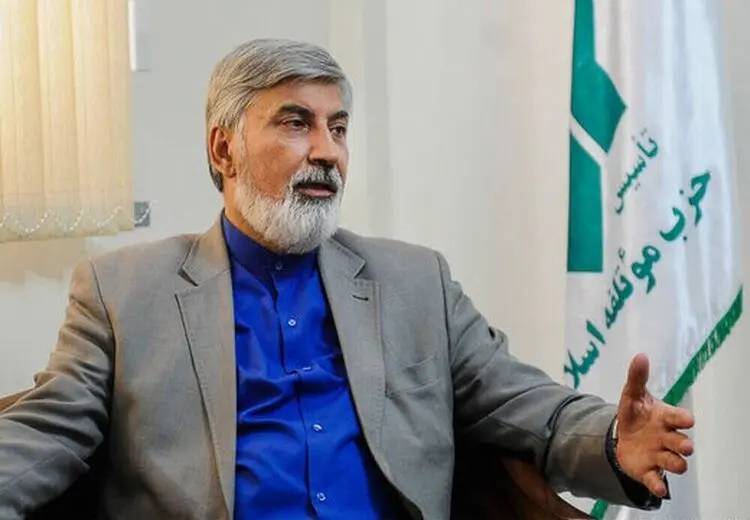 اهانت به رئیس جمهور از لحاظ قانونی و عرف اجتماعی کار اشتباهی است
