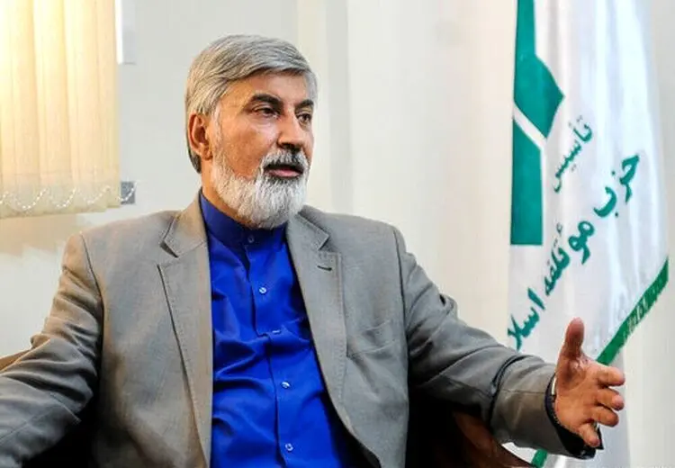 اهانت به رئیس جمهور از لحاظ قانونی و عرف اجتماعی کار اشتباهی است
