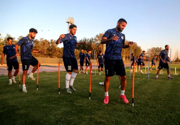 استقلال 48 ساعت قبل دربی به اردو رفت
