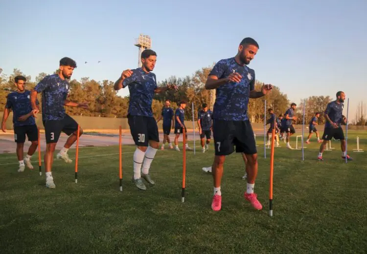 استقلال 48 ساعت قبل دربی به اردو رفت
