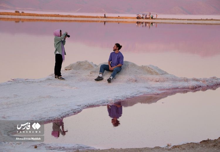 صورتی‌شدن دریاچه مهارلو