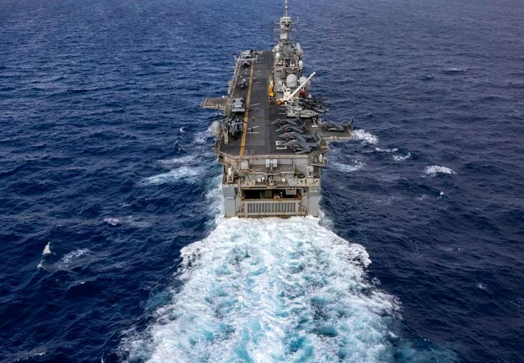 آمریکا در حال بررسی استقرار نیروی مسلح در کشتی‌های تجاری عبوری از تنگه هرمز است