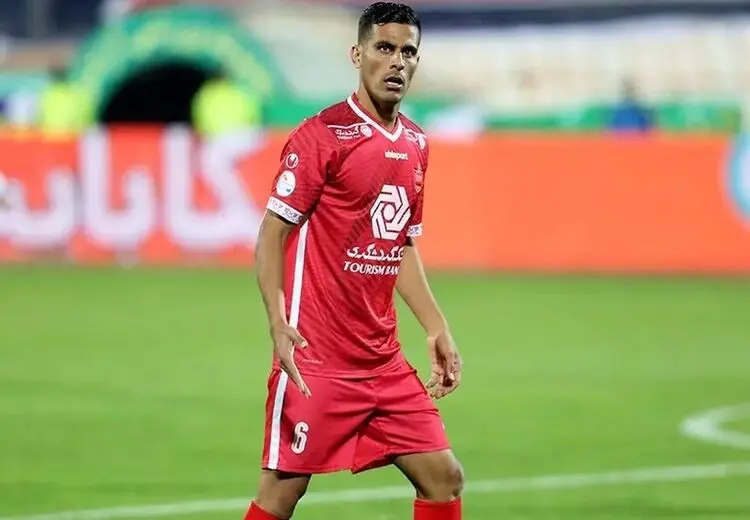 اقدام زیبای مدافع پرسپولیس در نیشابور