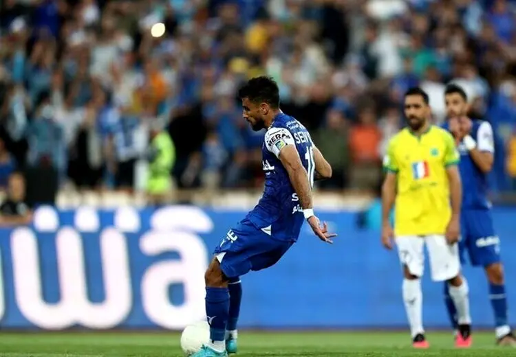 مهاجم استقلال بازی با هوادار را از دست داد