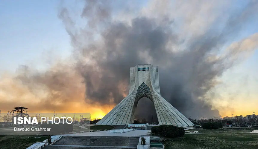 تصاویری هولناک از حمله به اطراف میدان آزادی تهران 