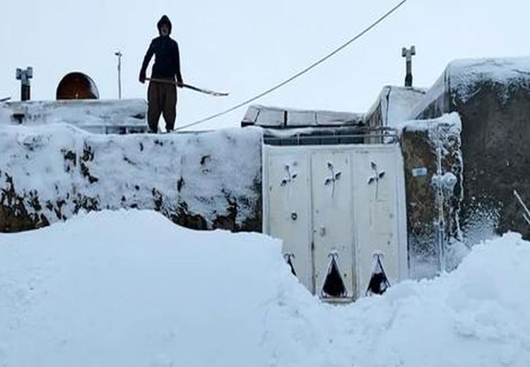 برف پاروکردن دو روستایی جانشان را گرفت