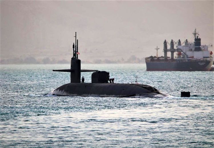 هشدار ایران زیردریایی آمریکا را به سطح آب آورد