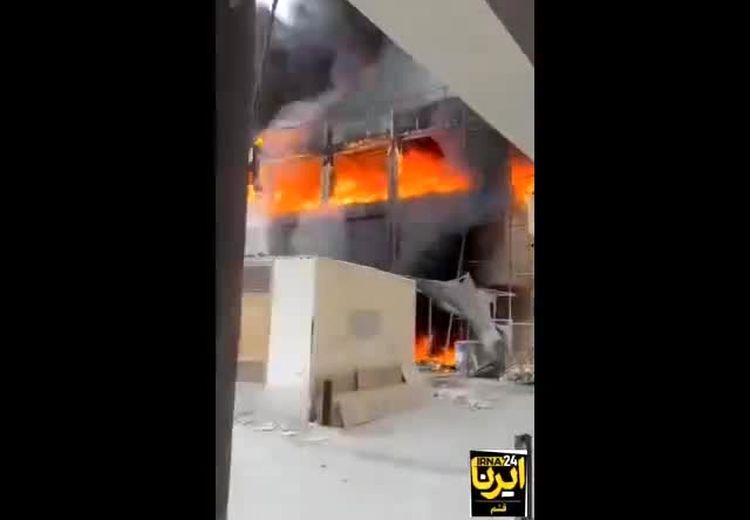  تصاویری از آتش‌سوزی در مجتمع تجاری اطلس بندر درگهان