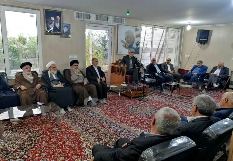 نشست انتخاباتی حداد عادل با مستمعان خوابیده! + عکس