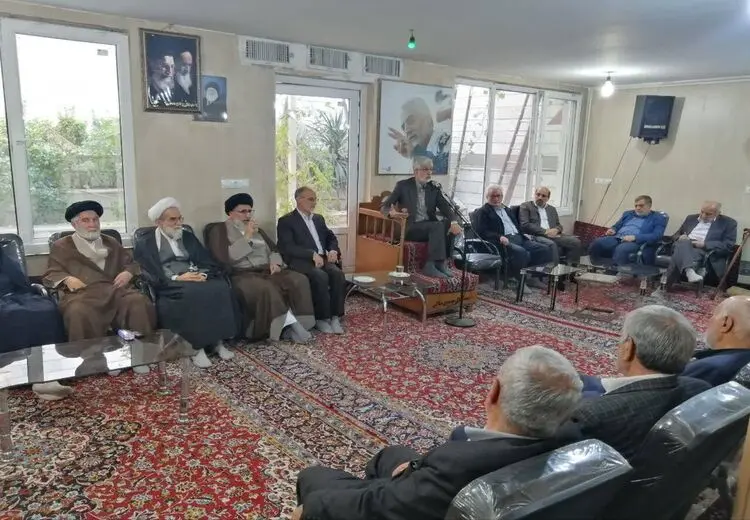 نشست انتخاباتی حداد عادل با مستمعان خوابیده! + عکس