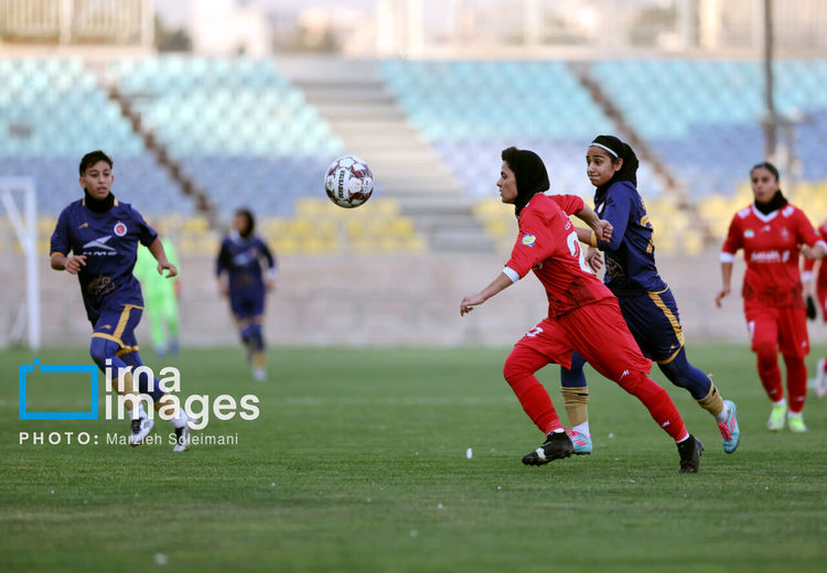 شکست پرسپولیس از خاتون بم 