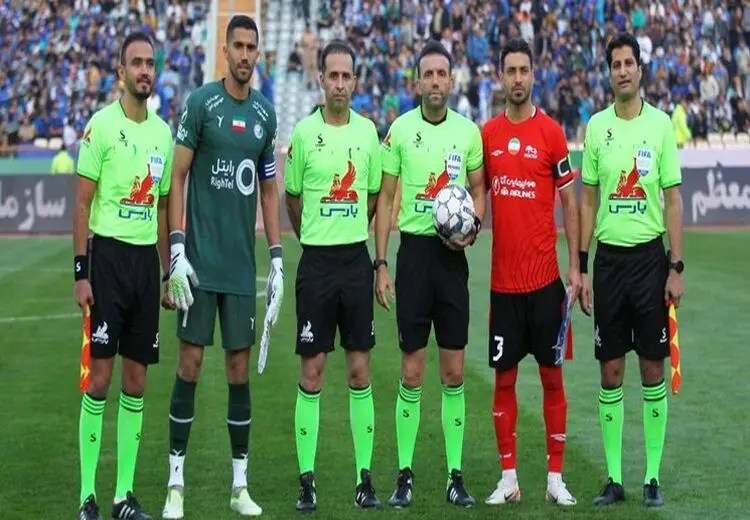 خلیل زاده روی مهاجم استقلال مرتکب پنالتی شد؟
