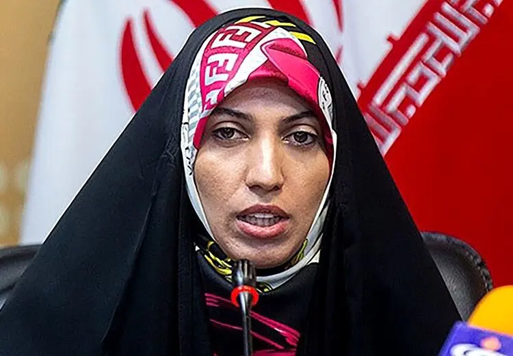 ادبیات عجیب آمنه سادات ذبیح پور درباره انتصاب همتی ! + عکس