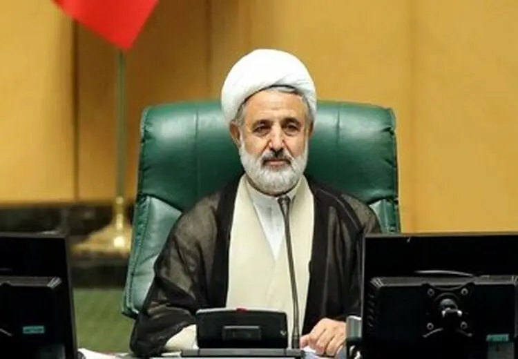 متلک روزنامه اصولگرا به ذوالنور: شما که نمی دانستی در قانون بازنشستگی به چه رأی دادی، چرا دوباره کاندیدا شدی؟ 