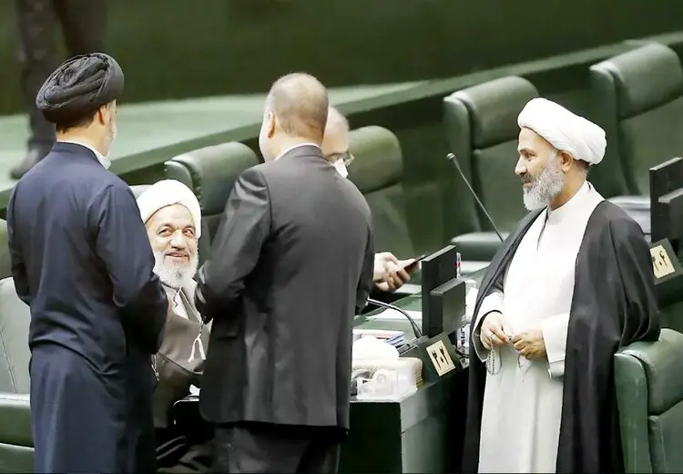 جبهه پایداری با اصطلاح بازاری «انتخاب اصلح» کاسبکاری می‌کند 
