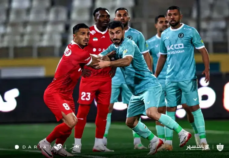 پیروزی پرسپولیس با ضربه چیپ اوستون اورونوف