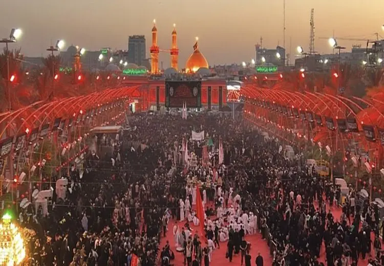 نصب مه‌پاش در هوای 46 درجه بین‌الحرمین برای عزاداری عاشورا