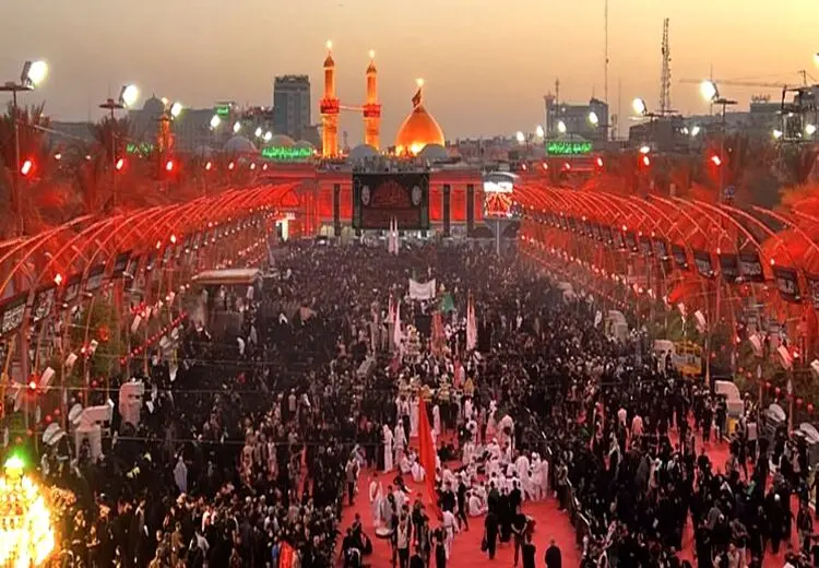 نصب مه‌پاش در هوای 46 درجه بین‌الحرمین برای عزاداری عاشورا