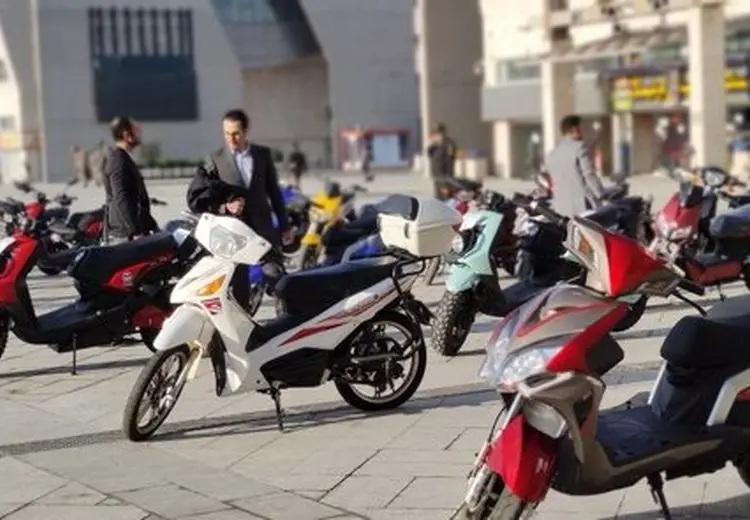 موتورسیکلت‌های برقی نیازمند گواهینامه هستند