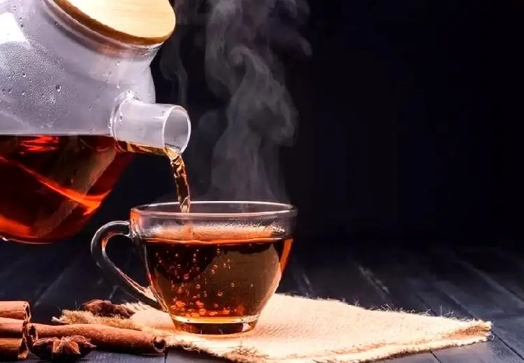 آیا نوشیدن چای داغ در اول صبح به بهبود عفونت معده کمک می‌کند؟