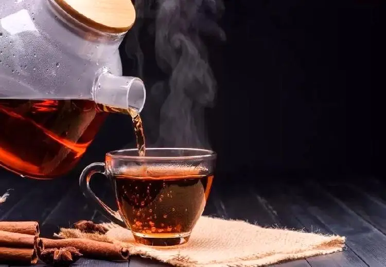 آیا نوشیدن چای داغ در اول صبح به بهبود عفونت معده کمک می‌کند؟