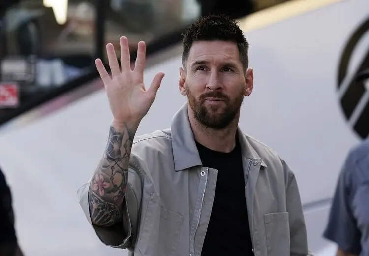 مسی قهرمانی زنان بارسلونا را تبریک گفت + عکس 