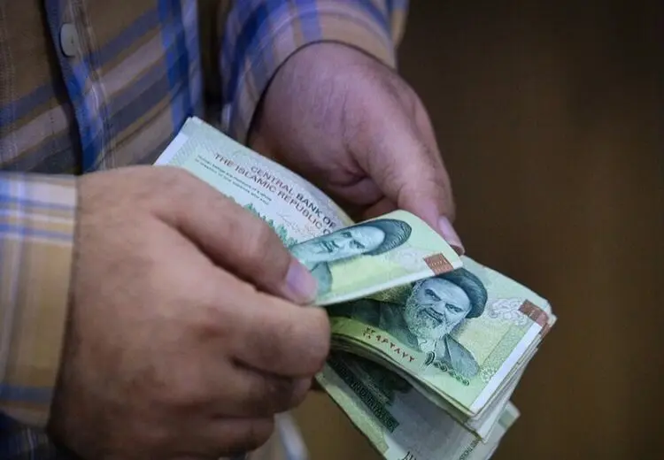 حداقل حقوق کارمندان و بازنشستگان دولت چقدر است؟