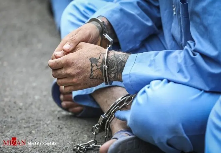 سرقت به بهانه خرید دلار دولتی