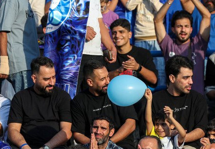 آتش‌بازی هواداران استقلال موجب جریمه این تیم شد