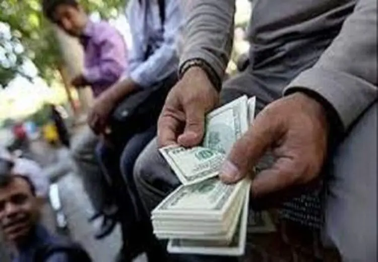 رونق صرافی‌‌های‌ خانگی به جای بازار ارز!