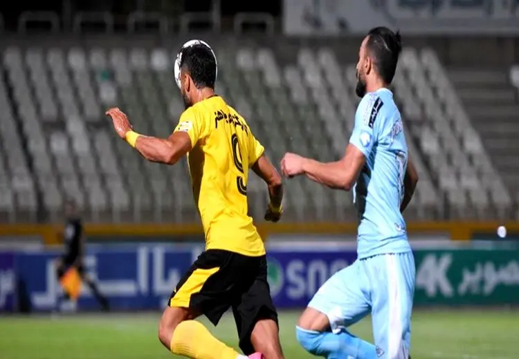 اعتراض خبرنگاران به وضعیت میکسدزون ورزشگاه دستگردی +عکس