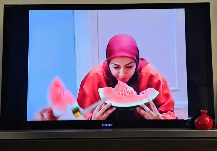 عکس خنده‌دار آناهیتا همتی به مناسبت شب یلدا