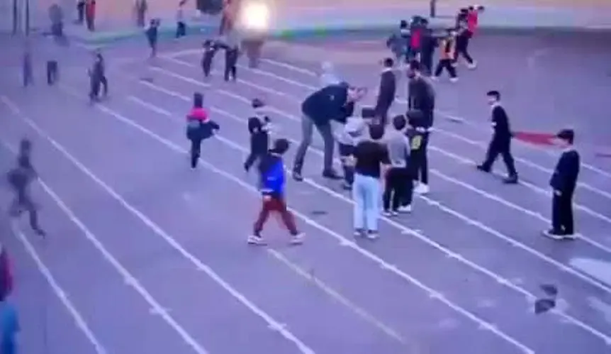 لحظه نجات جان یک دانش‌آموز توسط معلم تبریزی