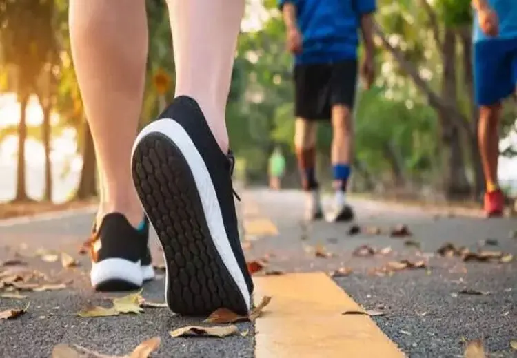 هر یک ساعت پیاده‌روی، ۶ ساعت به عمر شما اضافه می‌کند