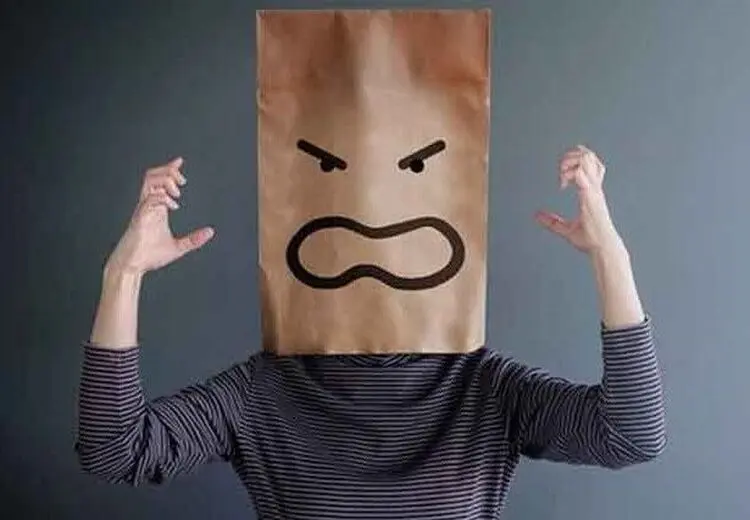 این چهار نوع غذا شما را عصبانی می‌کند