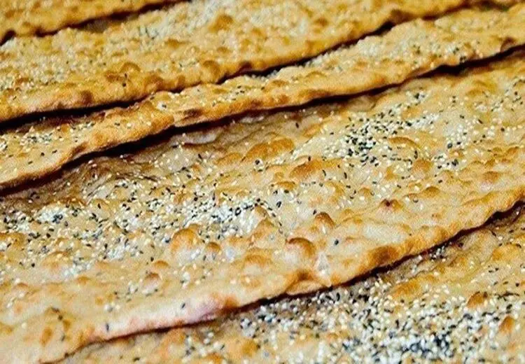  نان سنگگ ۵۰ هزار تومانی در برابر حقوق ۱۰ میلیونی /۱۵ درصد حقوق کارگر، خرج نان خالی با ویژگی خشخاشی!

