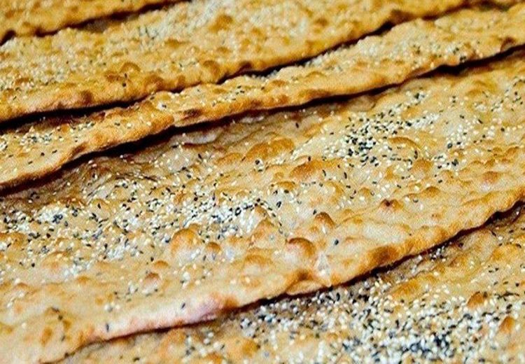  نان سنگگ ۵۰ هزار تومانی در برابر حقوق ۱۰ میلیونی /۱۵ درصد حقوق کارگر، خرج نان خالی با ویژگی خشخاشی!


