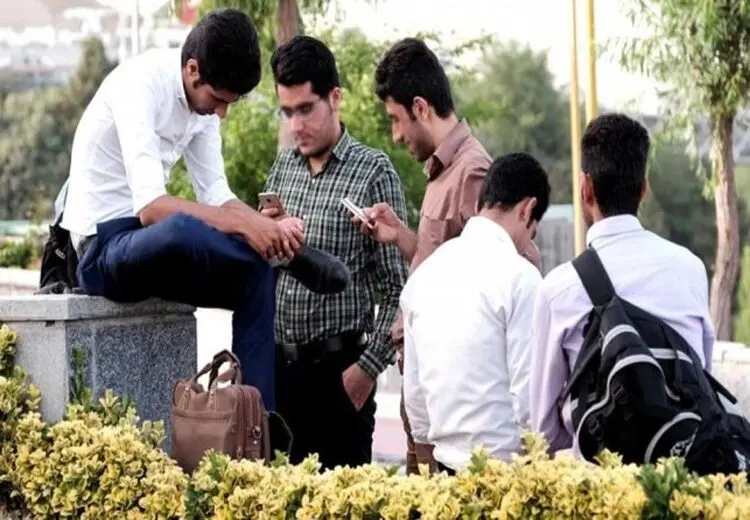 اعلام لباس‌های ممنوعه برای مردها در ادارات و معابر عمومی