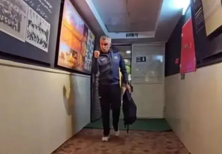 مشت‌های کارترون برای تراکتور و پرسپولیس گره شد