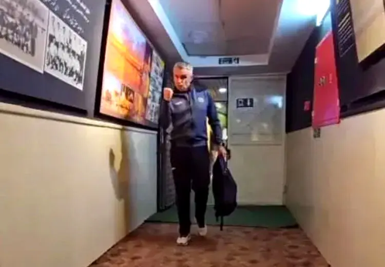 مشت‌های کارترون برای تراکتور و پرسپولیس گره شد