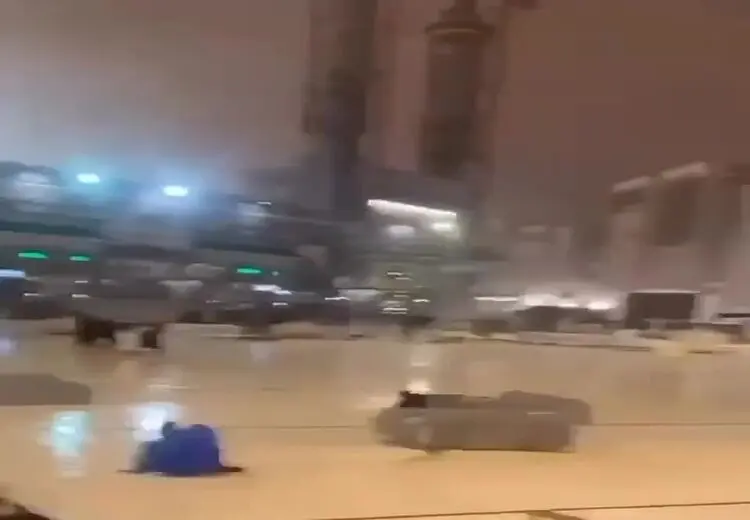 لحظاتی از طوفان وحشتناک در مکه 
