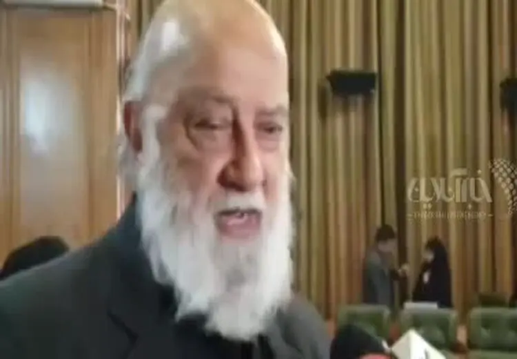 چمران: موضوع باغات محرمانه است، مسائل داخلی خودمان است، توضیح نمی‌دهم! / فیلم