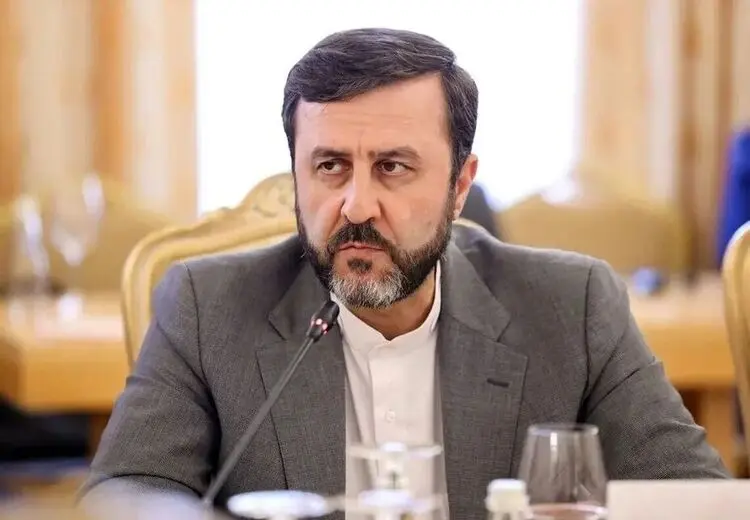 غریب آبادی عازم چین شد