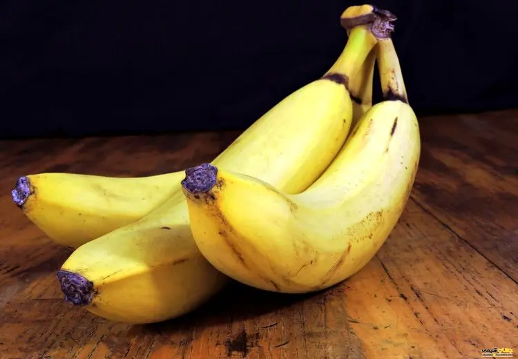 خوردن موز برای چه کسانی ضرر دارد؟