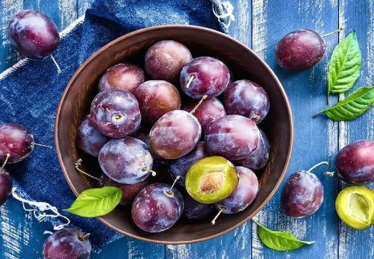 این میوه سیاه! سرشار از مواد معدنی است