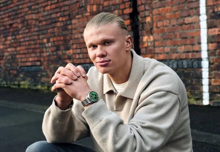 تبریک کریسمس به سبک ارلینگ هالند + عکس