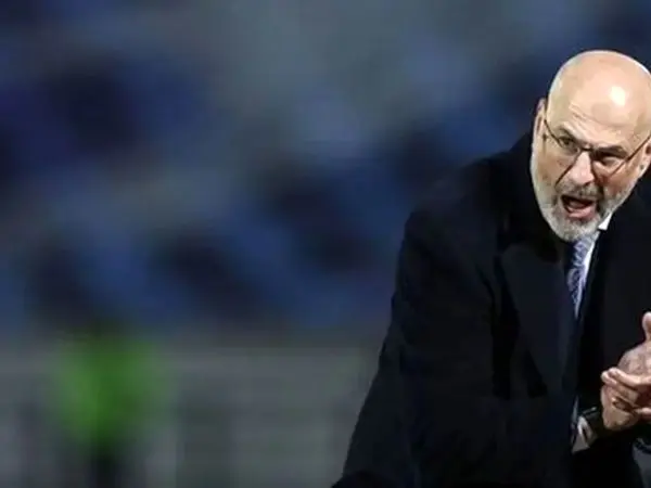 سرمربی استقلال به‌خاطر جنگ بیخیال شکایت شد!