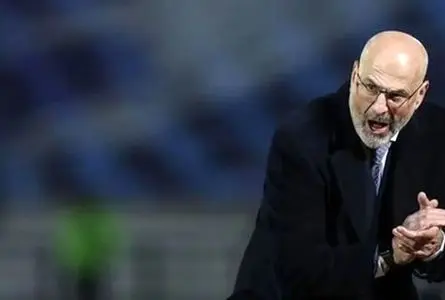 سرمربی استقلال به‌خاطر جنگ بیخیال شکایت شد!