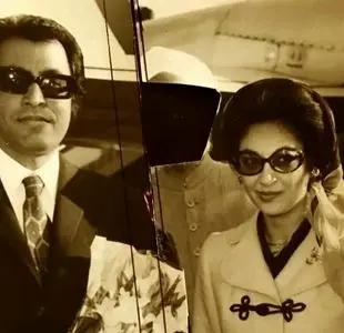 عکس احمدشاه ، آخرین ولیعهد افغانستان در کنار همسرش در دهه 40 شمسی